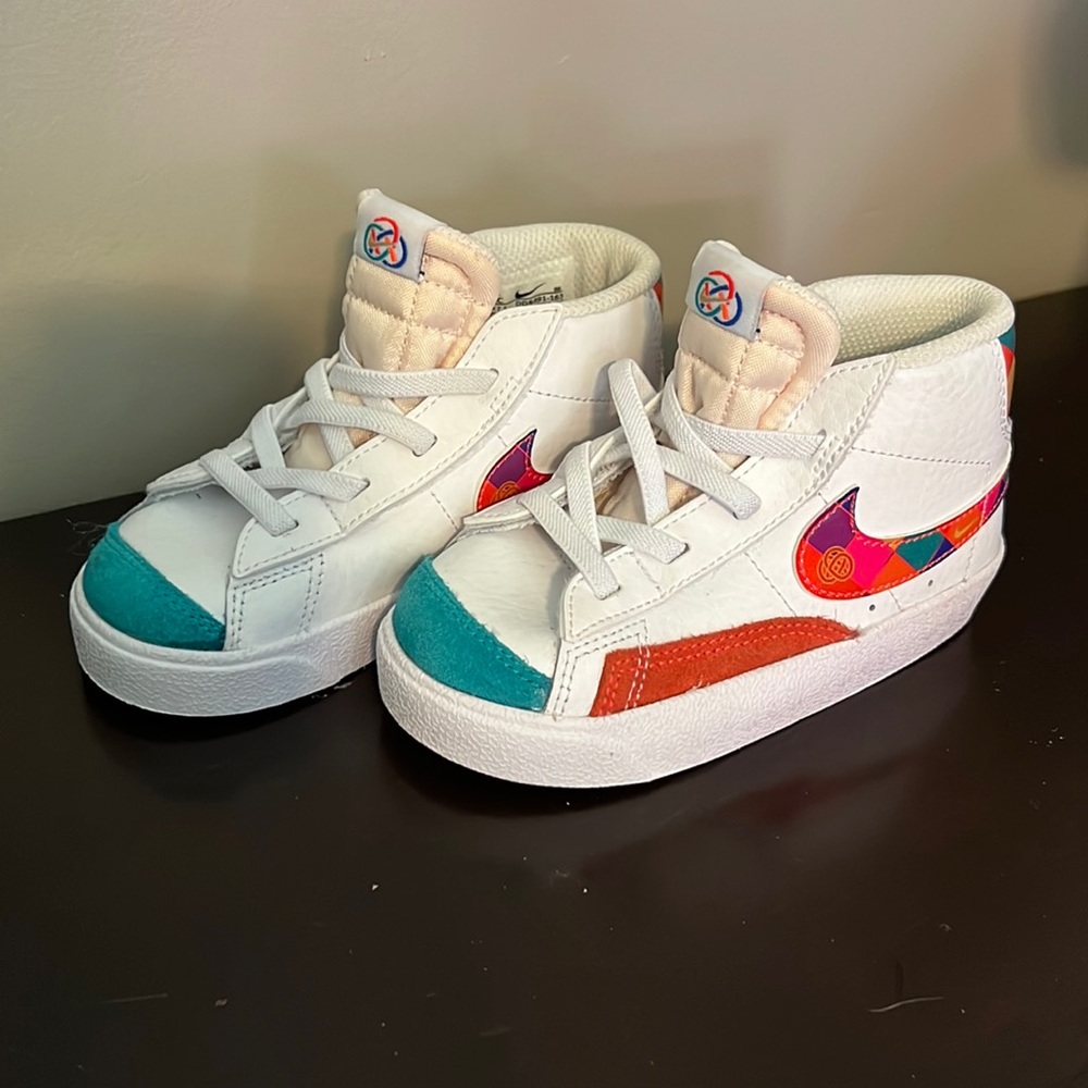 Nike Blazer Mid '77 BT White/Bright Crimson, 8 toddler